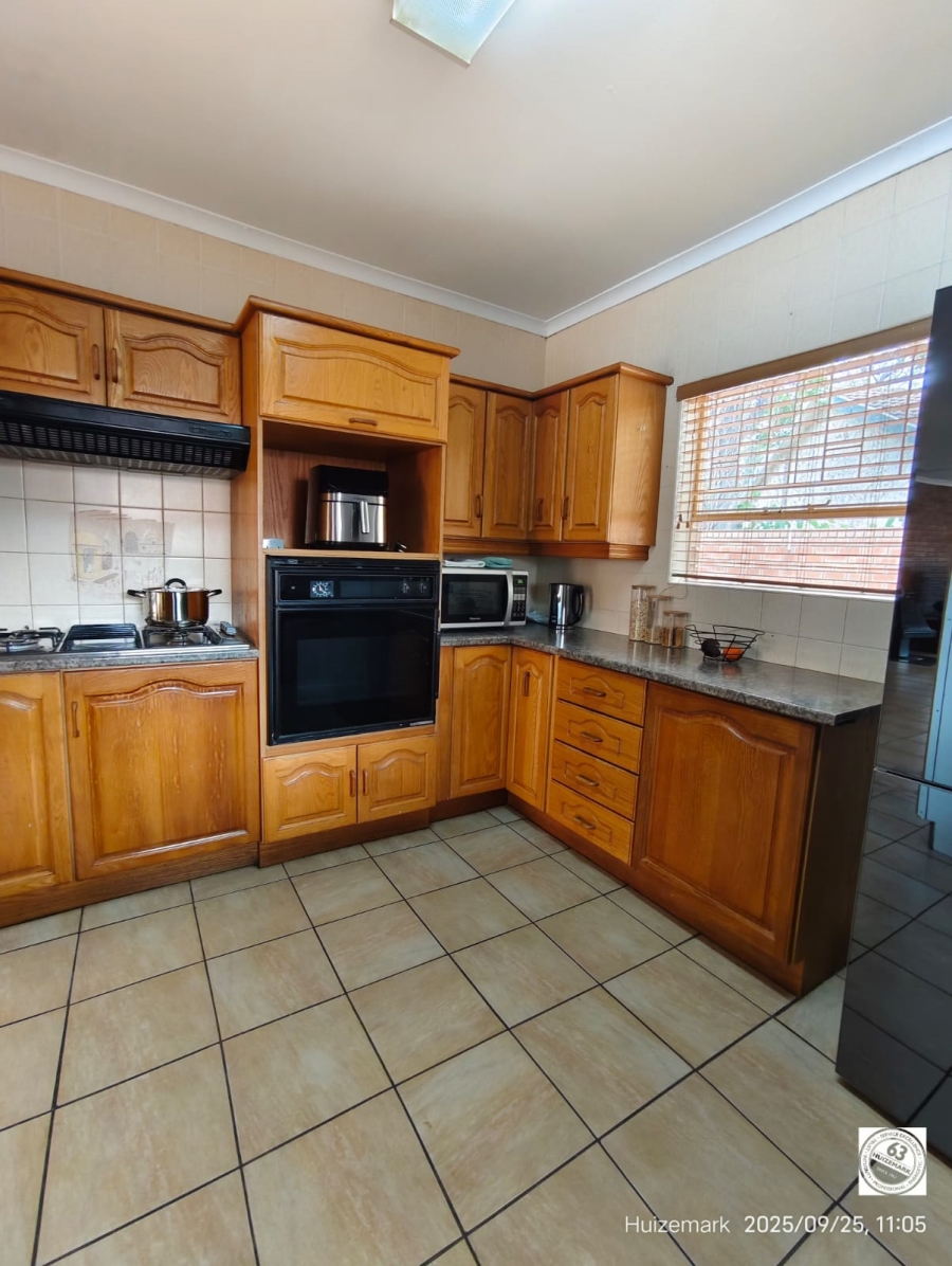 To Let 3 Bedroom Property for Rent in Vaalpark Free State